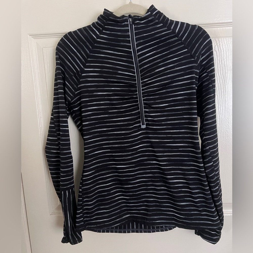 Athleta Black and White Sweatshirt